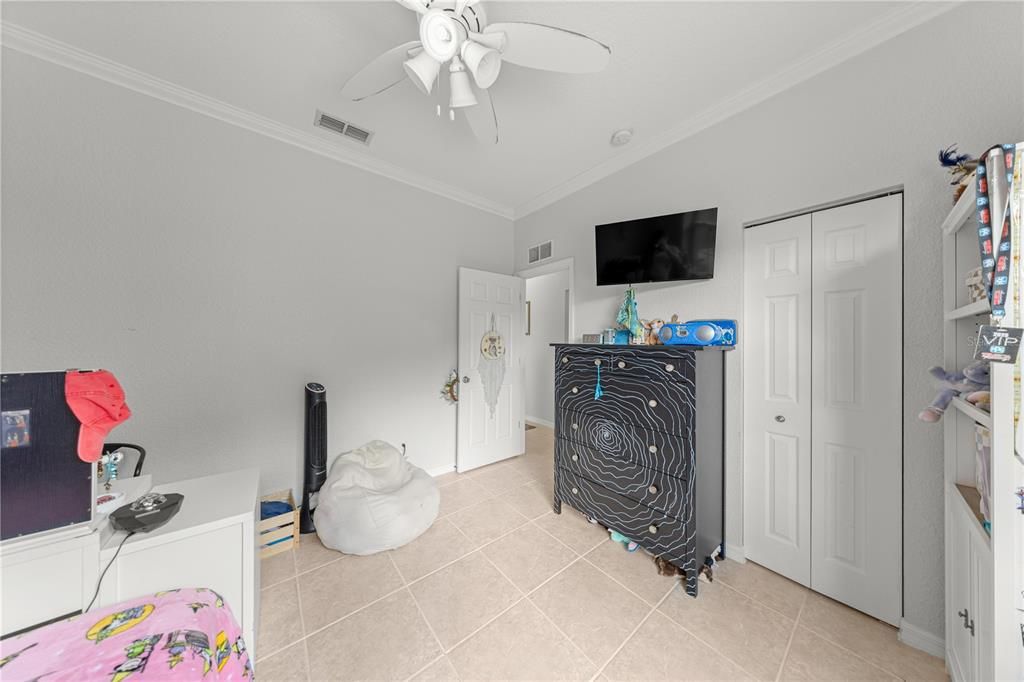 For Sale: $449,500 (3 beds, 2 baths, 2285 Square Feet)