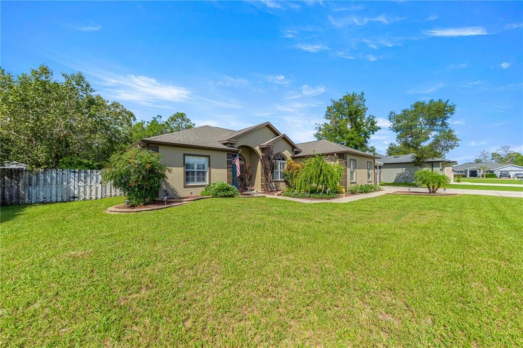 For Sale: $449,500 (3 beds, 2 baths, 2285 Square Feet)
