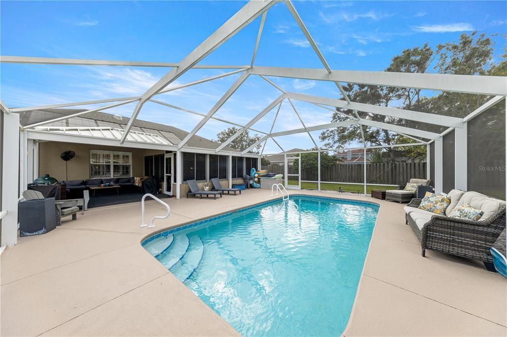 For Sale: $449,500 (3 beds, 2 baths, 2285 Square Feet)