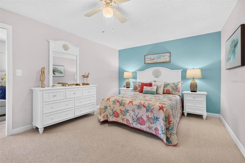 For Sale: $149,000 (2 beds, 1 baths, 1010 Square Feet)