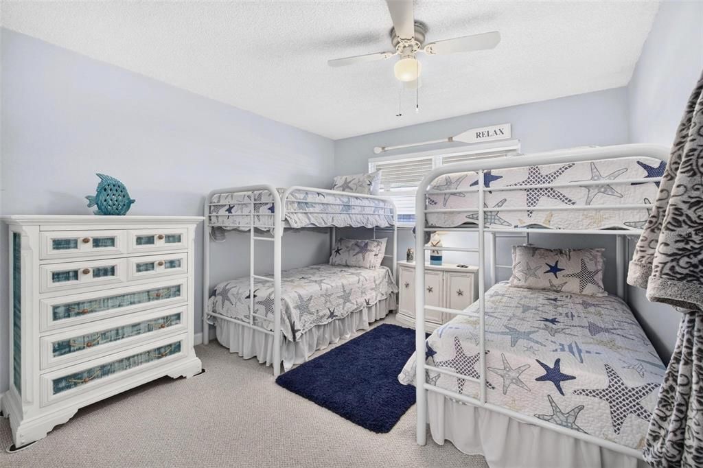 For Sale: $149,000 (2 beds, 1 baths, 1010 Square Feet)