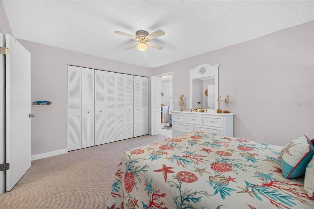 For Sale: $149,000 (2 beds, 1 baths, 1010 Square Feet)