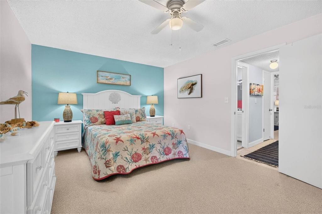 For Sale: $149,000 (2 beds, 1 baths, 1010 Square Feet)
