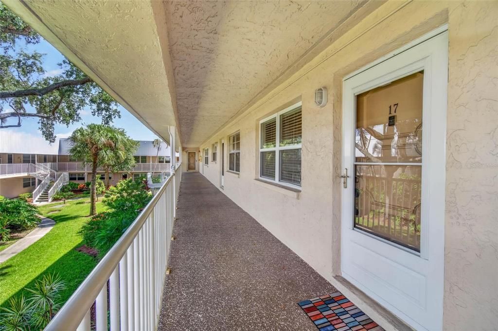 For Sale: $149,000 (2 beds, 1 baths, 1010 Square Feet)