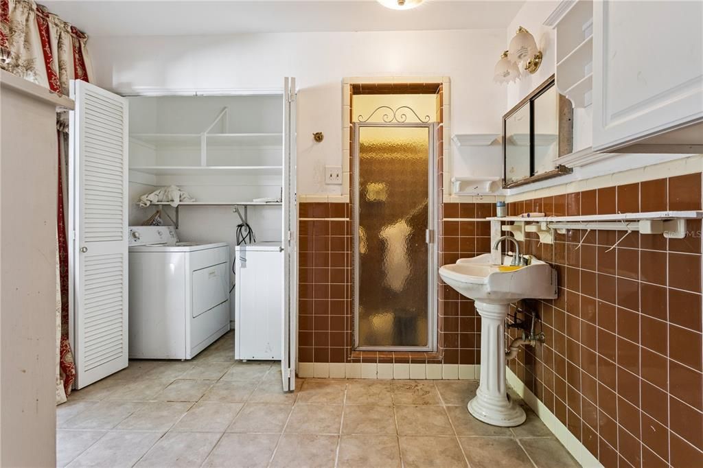 For Sale: $499,900 (3 beds, 3 baths, 2752 Square Feet)