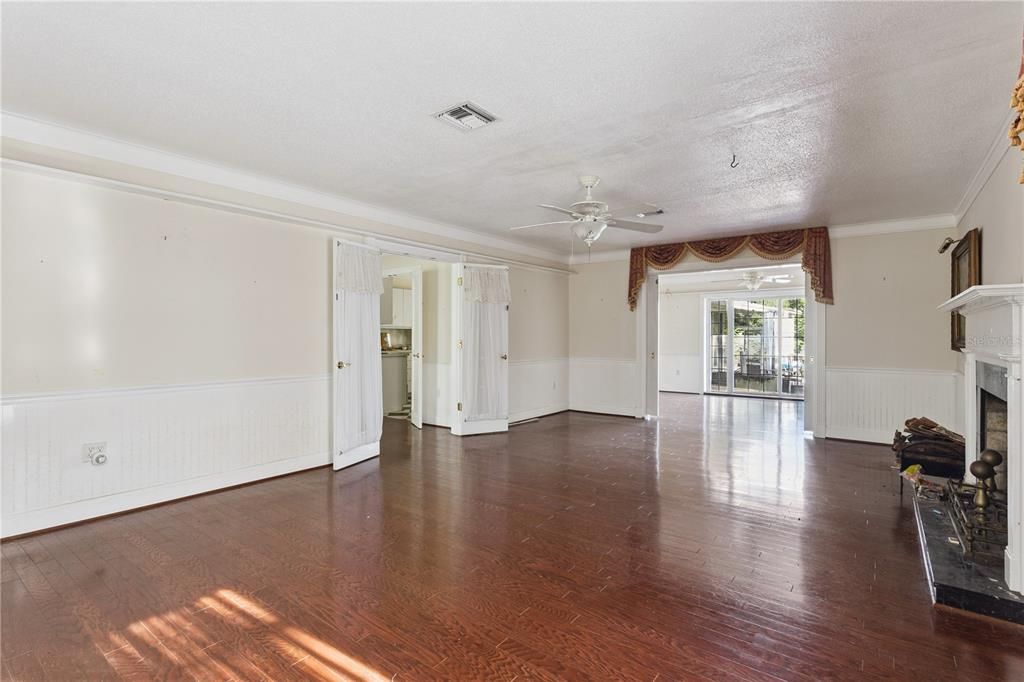 For Sale: $499,900 (3 beds, 3 baths, 2752 Square Feet)