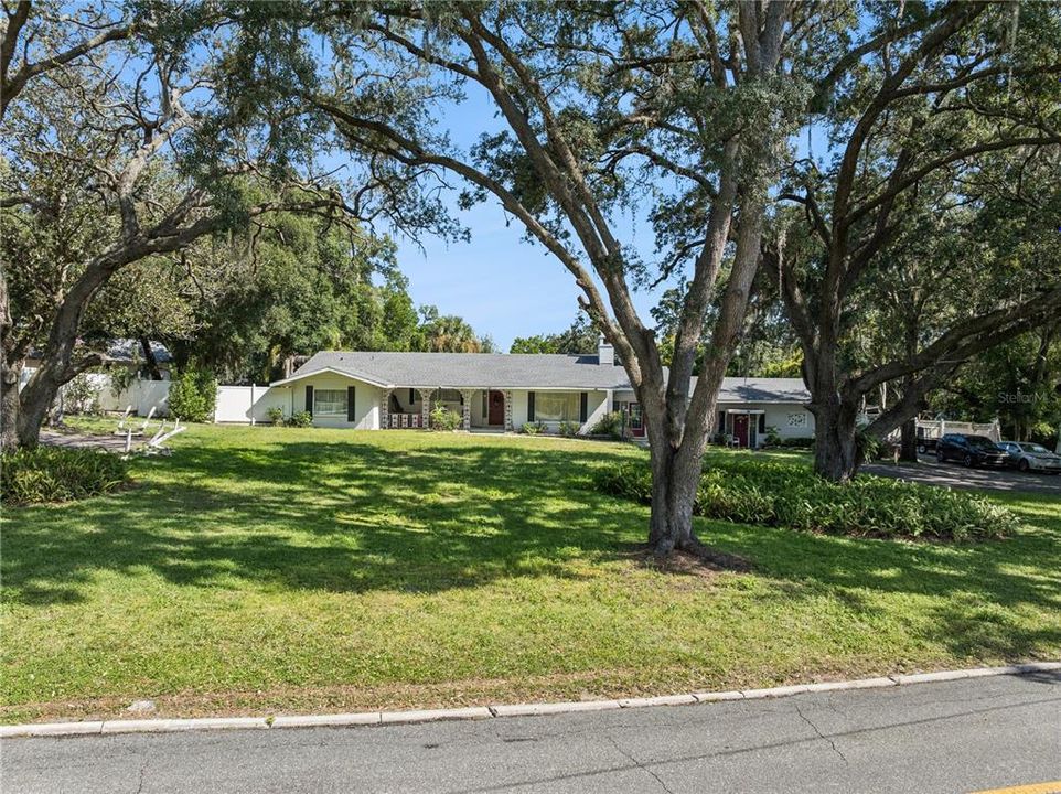 For Sale: $499,900 (3 beds, 3 baths, 2752 Square Feet)