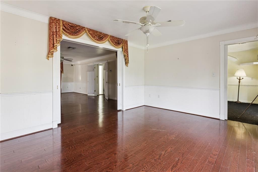 For Sale: $499,900 (3 beds, 3 baths, 2752 Square Feet)