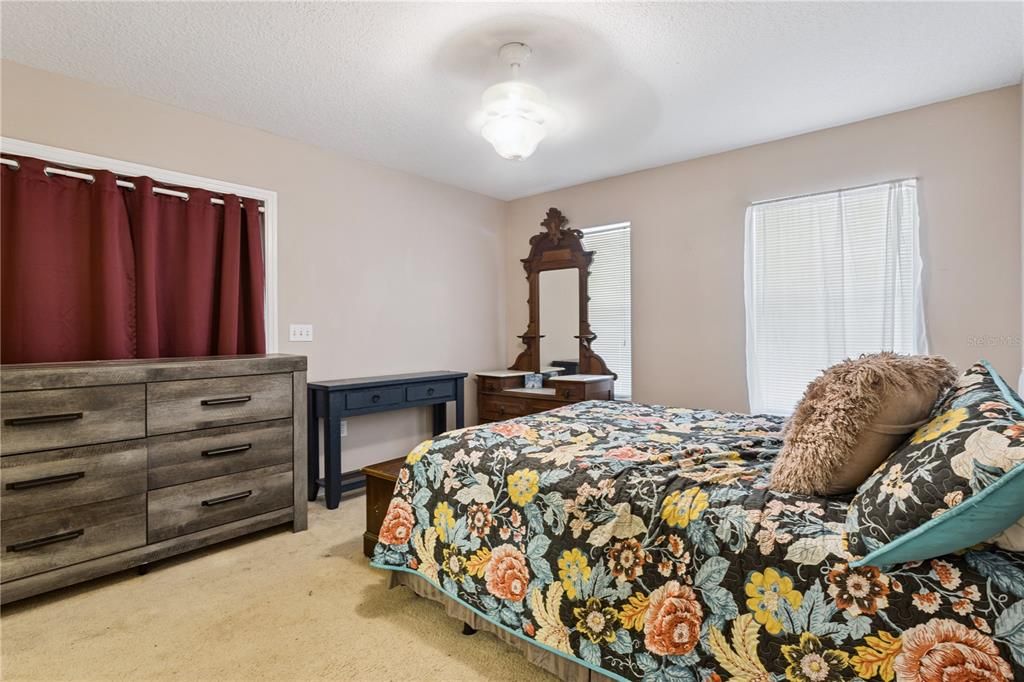 For Sale: $499,900 (3 beds, 3 baths, 2752 Square Feet)