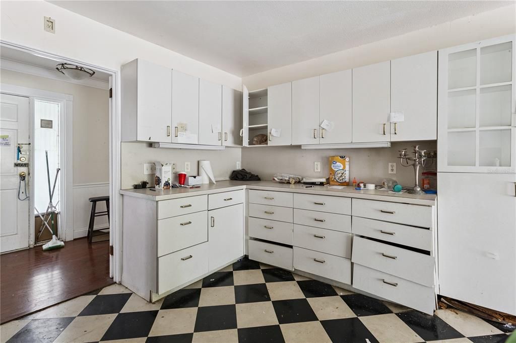 For Sale: $499,900 (3 beds, 3 baths, 2752 Square Feet)