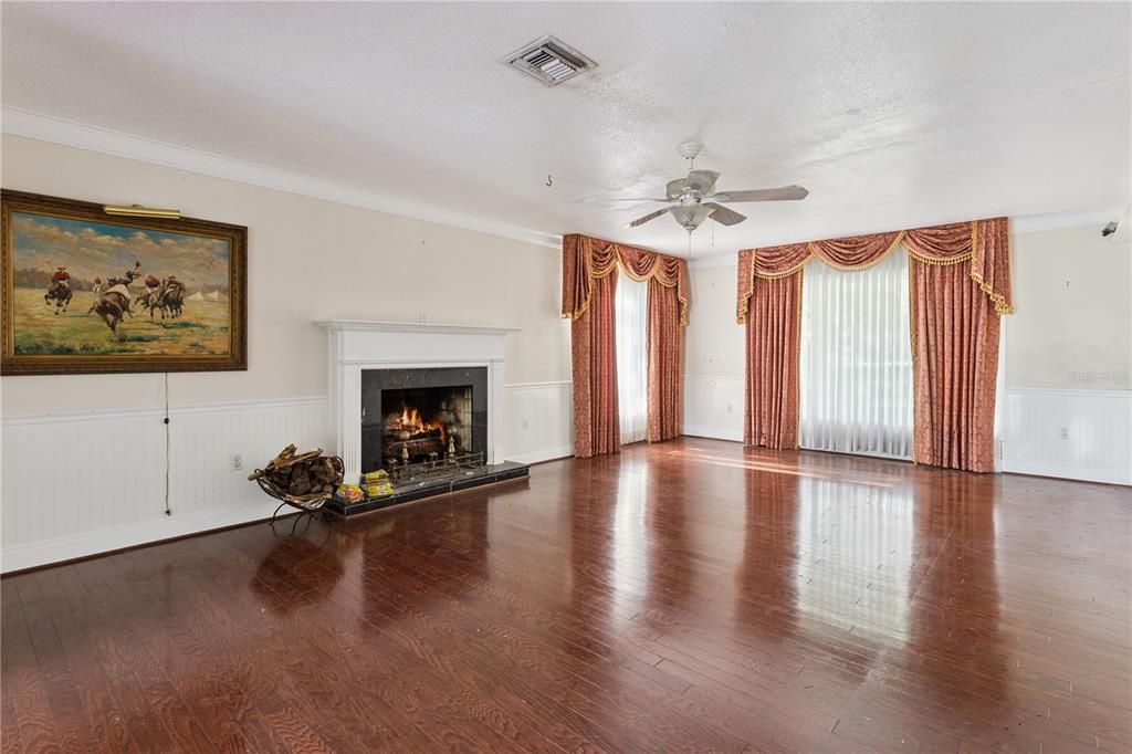 For Sale: $499,900 (3 beds, 3 baths, 2752 Square Feet)