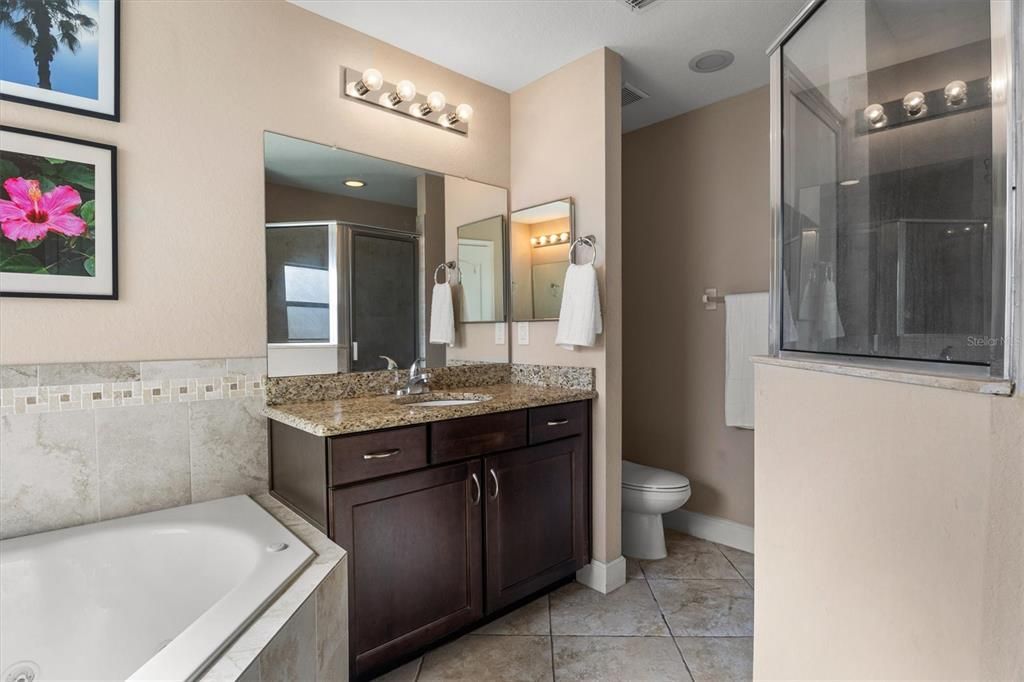For Sale: $289,900 (3 beds, 2 baths, 1708 Square Feet)