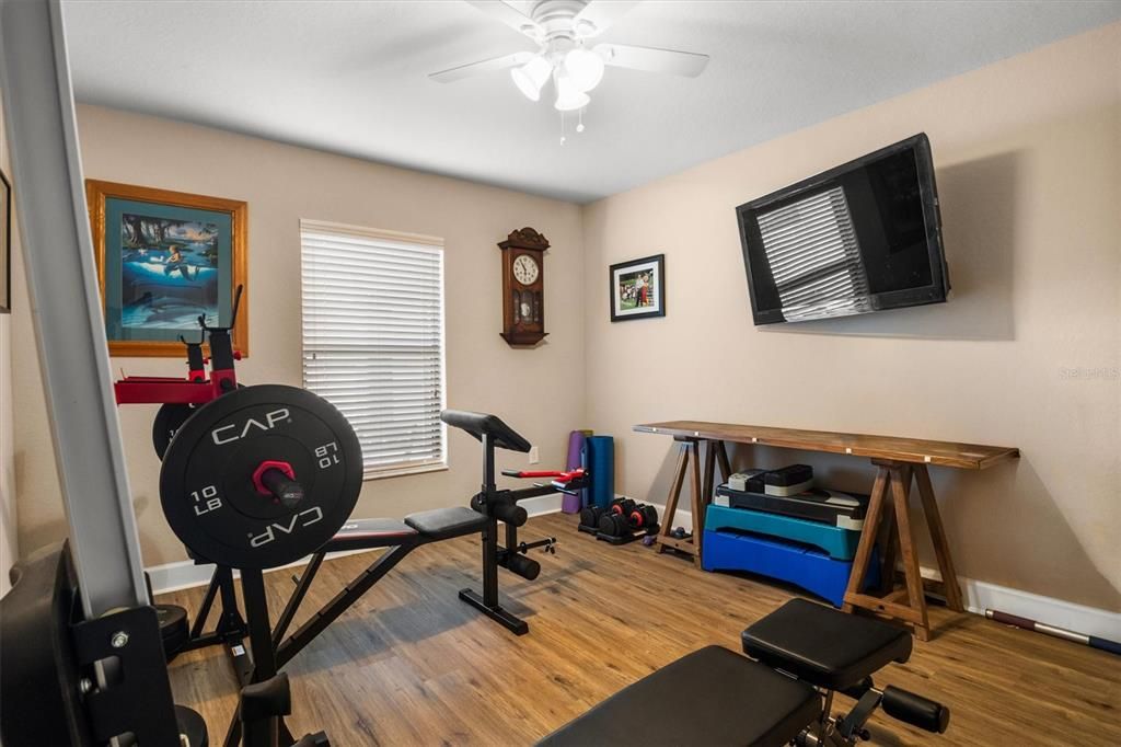 For Sale: $289,900 (3 beds, 2 baths, 1708 Square Feet)
