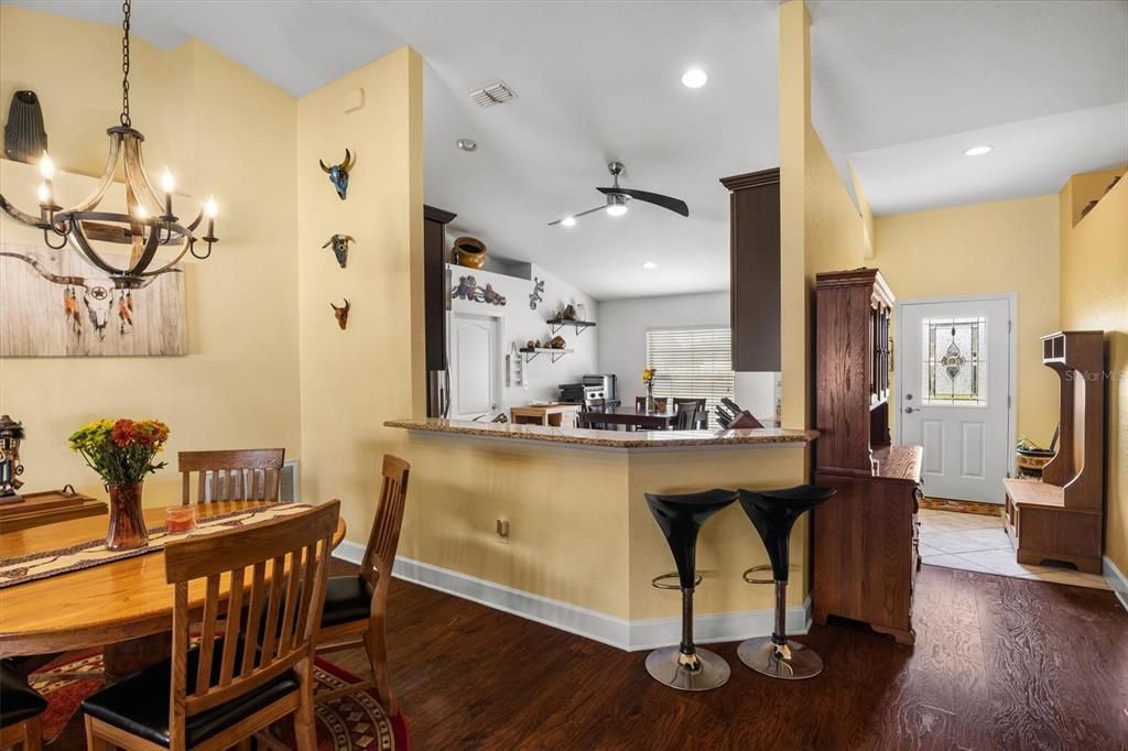 For Sale: $289,900 (3 beds, 2 baths, 1708 Square Feet)