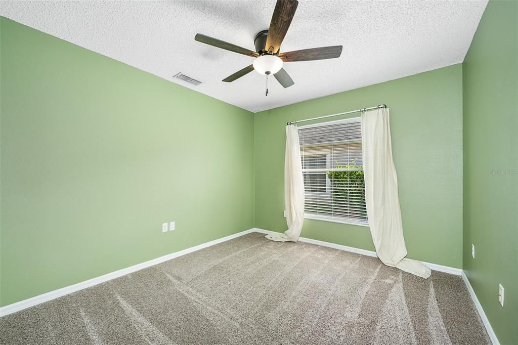 For Sale: $349,900 (3 beds, 2 baths, 1922 Square Feet)