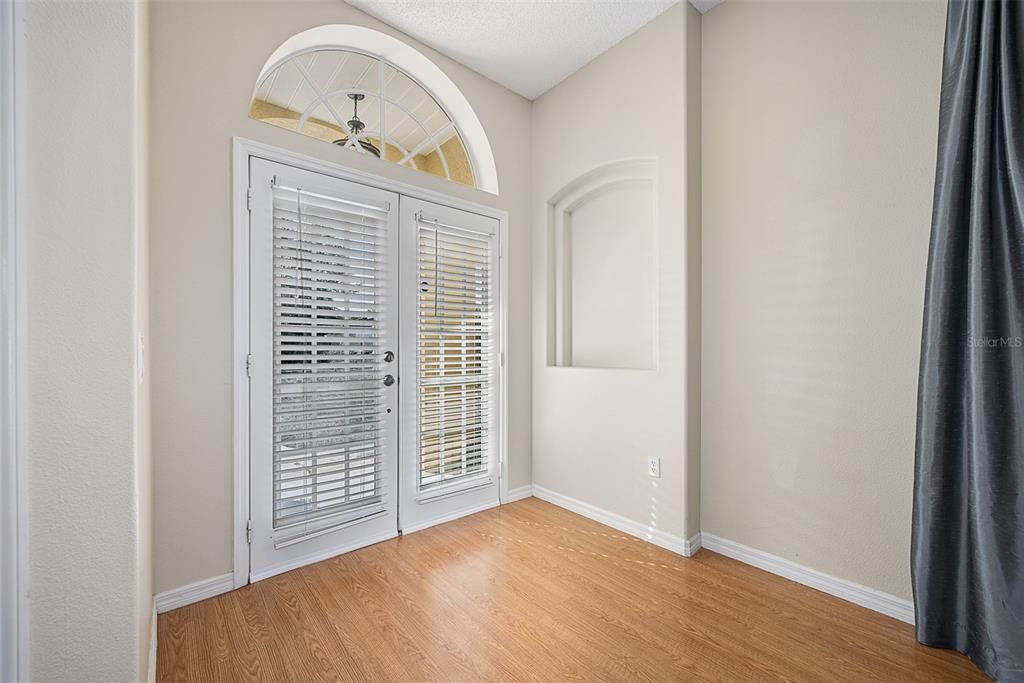 For Sale: $349,900 (3 beds, 2 baths, 1922 Square Feet)