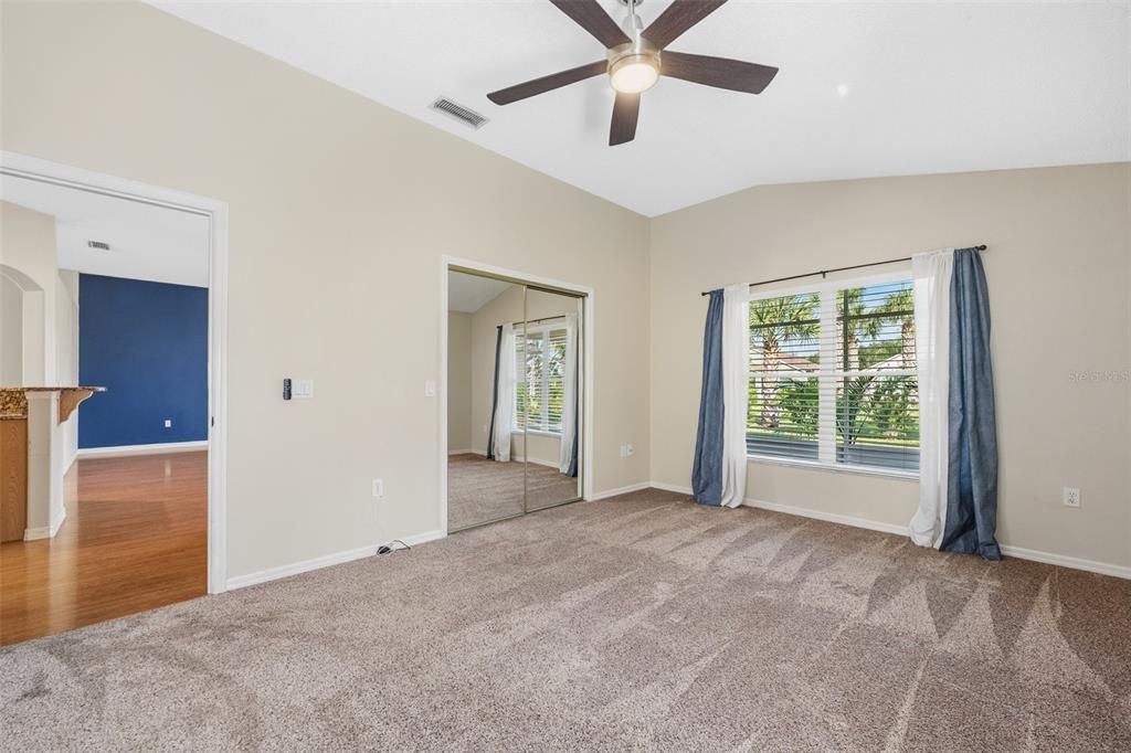 For Sale: $349,900 (3 beds, 2 baths, 1922 Square Feet)