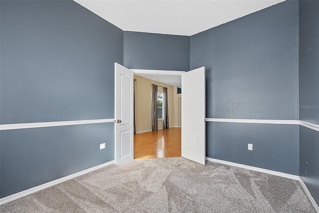 For Sale: $349,900 (3 beds, 2 baths, 1922 Square Feet)