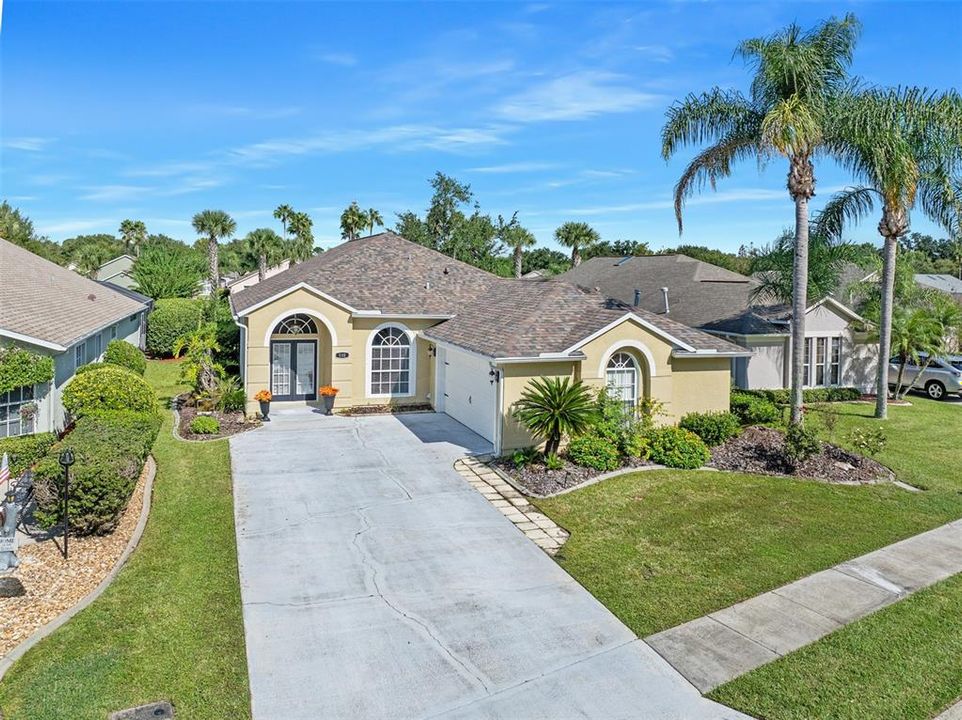 For Sale: $349,900 (3 beds, 2 baths, 1922 Square Feet)