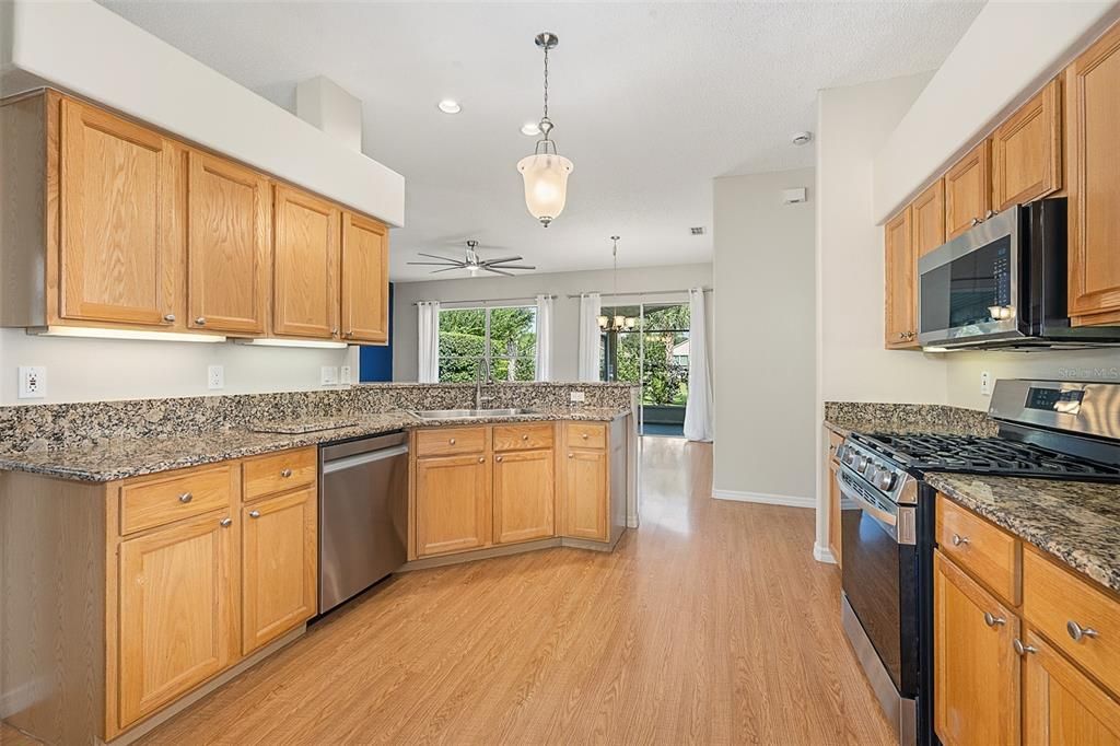 For Sale: $349,900 (3 beds, 2 baths, 1922 Square Feet)
