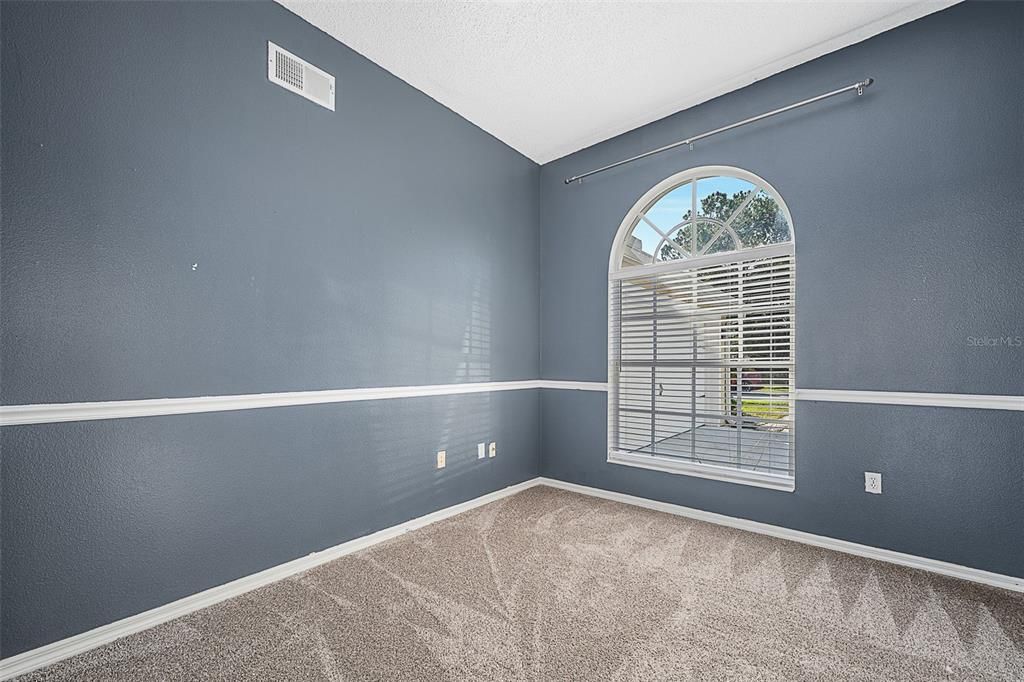 For Sale: $349,900 (3 beds, 2 baths, 1922 Square Feet)