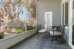 For Sale: $399,999 (3 beds, 2 baths, 1976 Square Feet)
