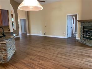 For Sale: $399,999 (3 beds, 2 baths, 1976 Square Feet)