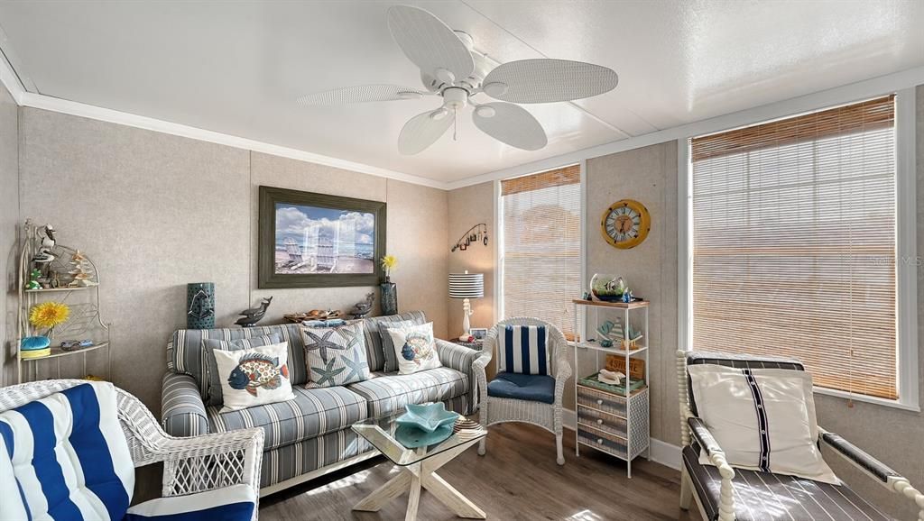 For Sale: $264,900 (2 beds, 2 baths, 1152 Square Feet)