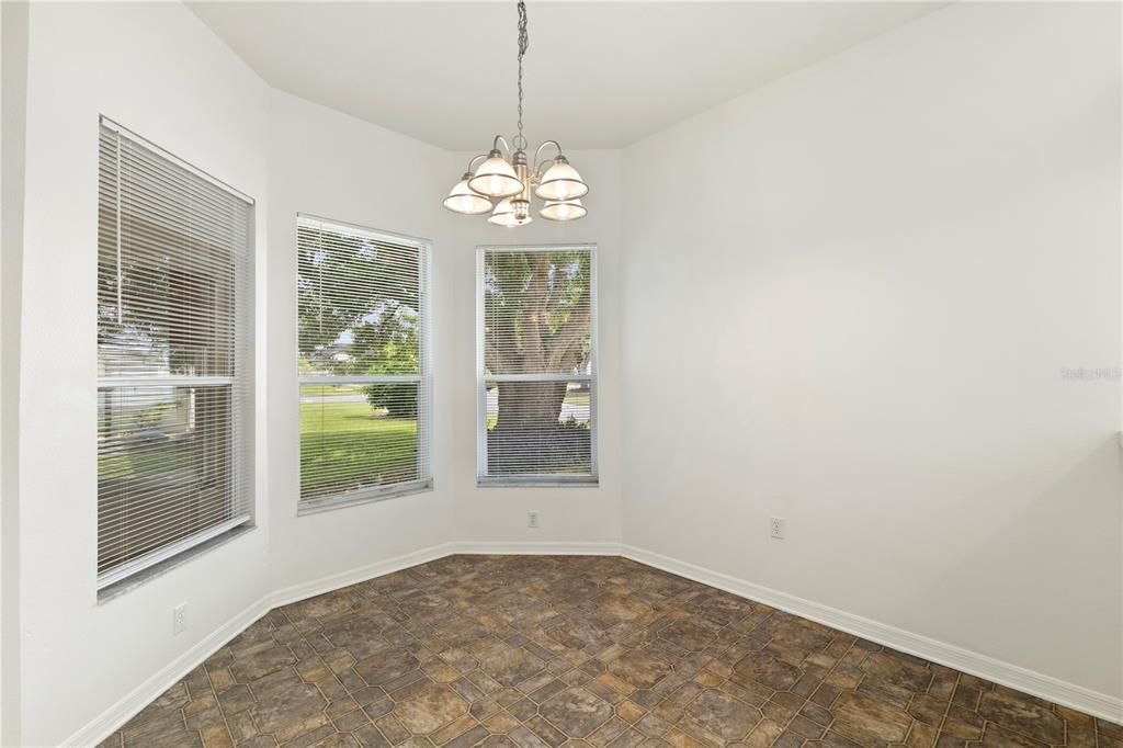 For Sale: $269,000 (2 beds, 2 baths, 1322 Square Feet)