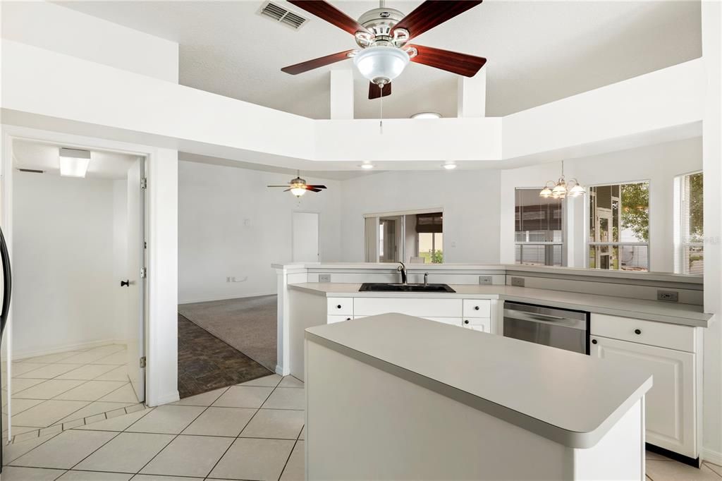 For Sale: $269,000 (2 beds, 2 baths, 1322 Square Feet)