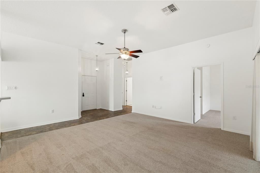For Sale: $269,000 (2 beds, 2 baths, 1322 Square Feet)