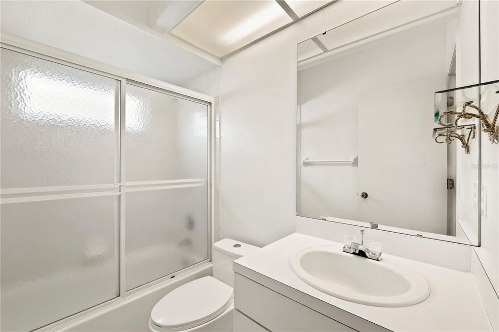 For Sale: $269,000 (2 beds, 2 baths, 1322 Square Feet)