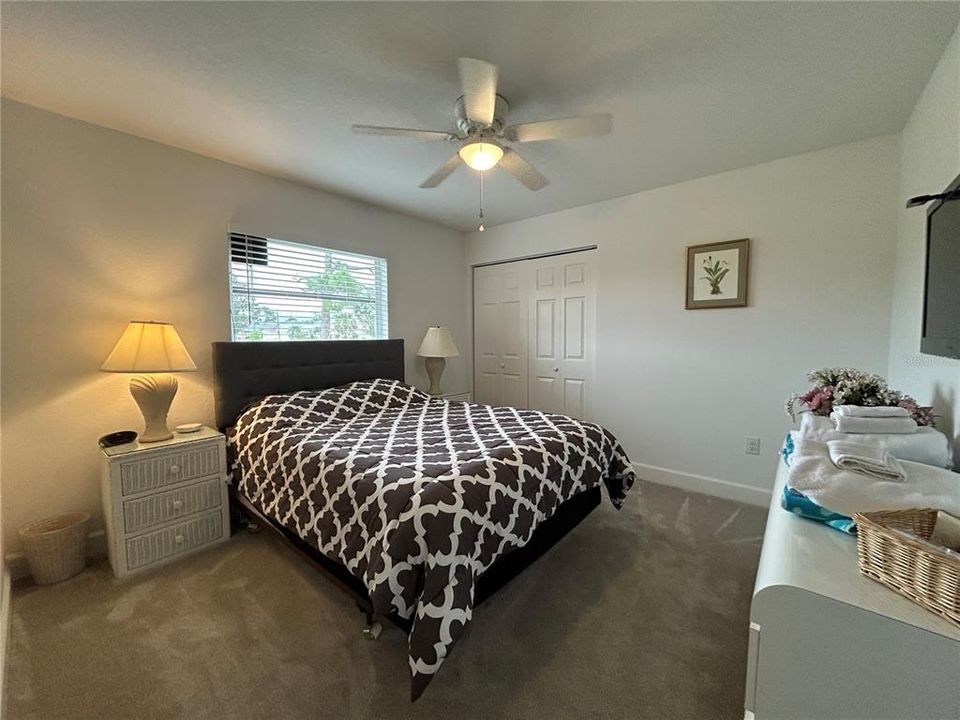 For Sale: $369,000 (3 beds, 2 baths, 1737 Square Feet)