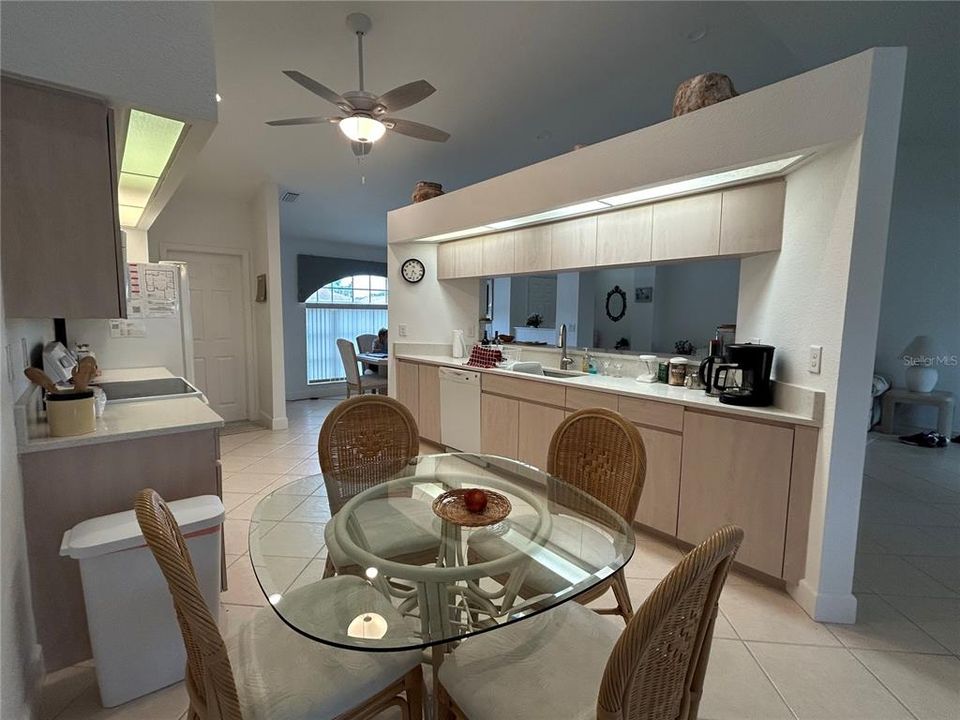 For Sale: $369,000 (3 beds, 2 baths, 1737 Square Feet)