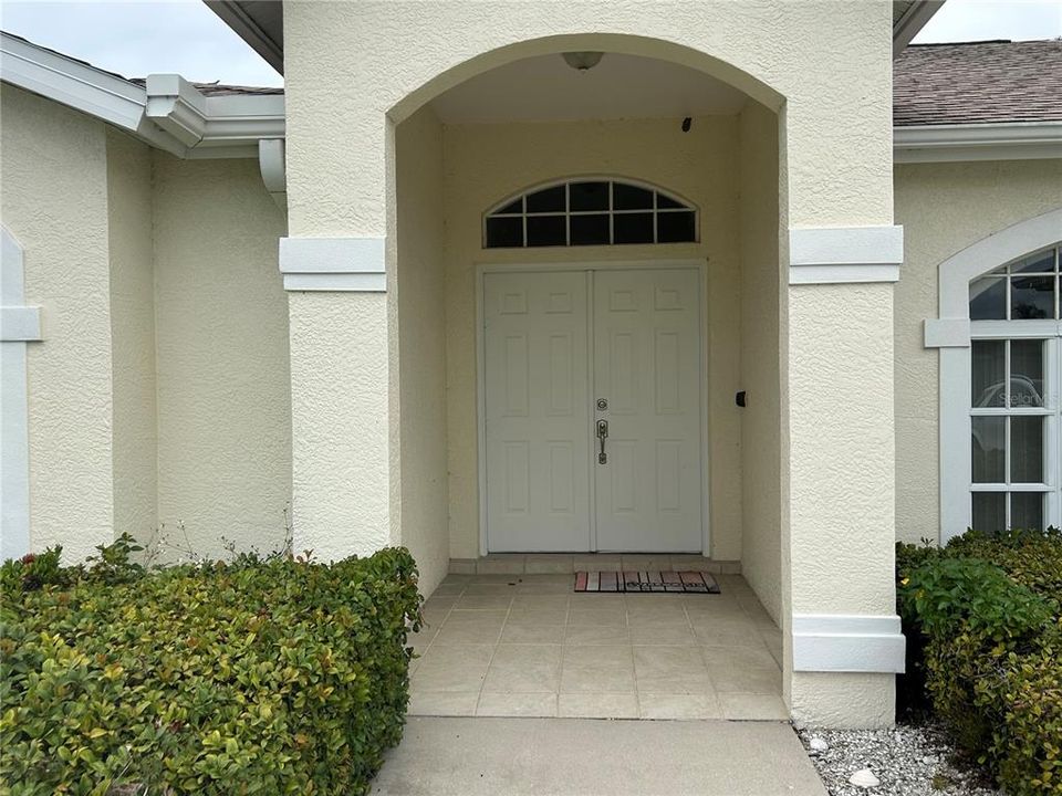 For Sale: $369,000 (3 beds, 2 baths, 1737 Square Feet)