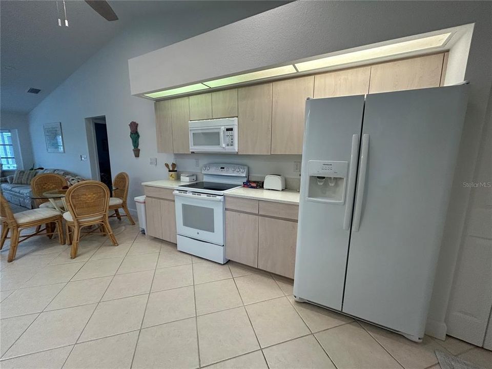 For Sale: $369,000 (3 beds, 2 baths, 1737 Square Feet)