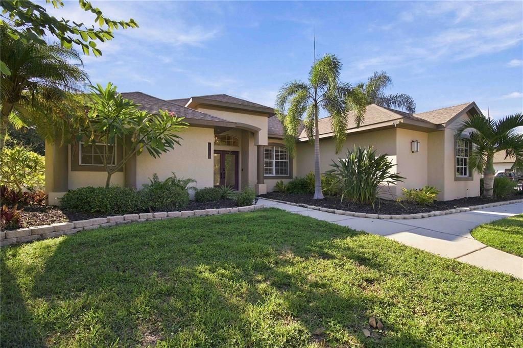 En Venta: $699,900 (4 camas, 3 baños, 2191 Pies cuadrados)