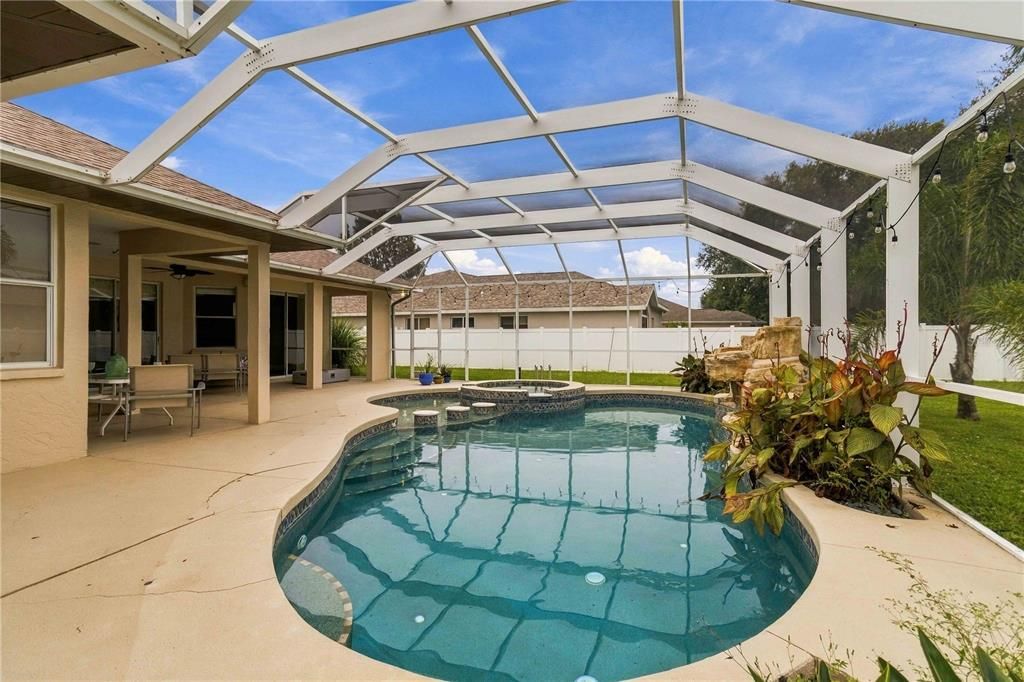 En Venta: $699,900 (4 camas, 3 baños, 2191 Pies cuadrados)