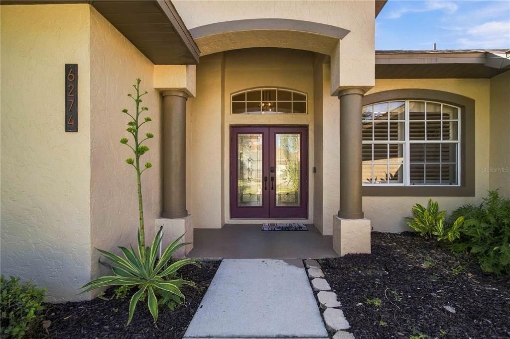 En Venta: $699,900 (4 camas, 3 baños, 2191 Pies cuadrados)