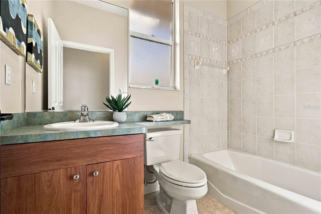 En Venta: $699,900 (4 camas, 3 baños, 2191 Pies cuadrados)
