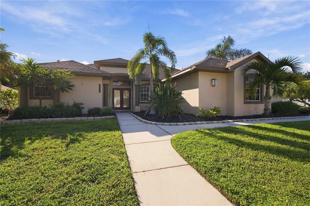 En Venta: $699,900 (4 camas, 3 baños, 2191 Pies cuadrados)
