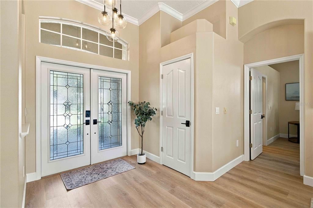 En Venta: $699,900 (4 camas, 3 baños, 2191 Pies cuadrados)