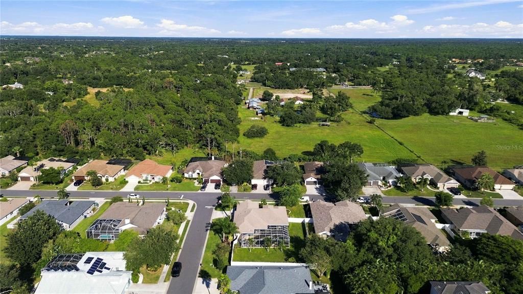 En Venta: $699,900 (4 camas, 3 baños, 2191 Pies cuadrados)