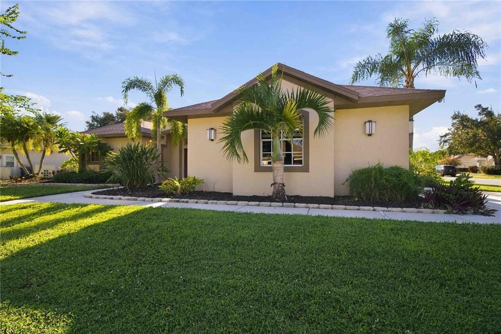 En Venta: $699,900 (4 camas, 3 baños, 2191 Pies cuadrados)