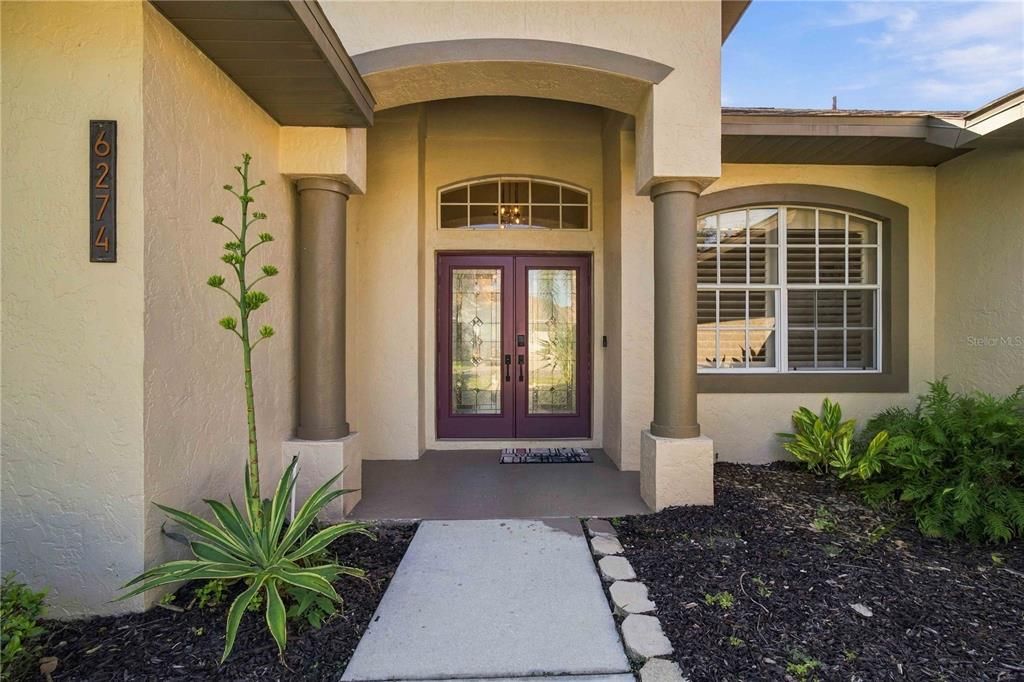 En Venta: $699,900 (4 camas, 3 baños, 2191 Pies cuadrados)