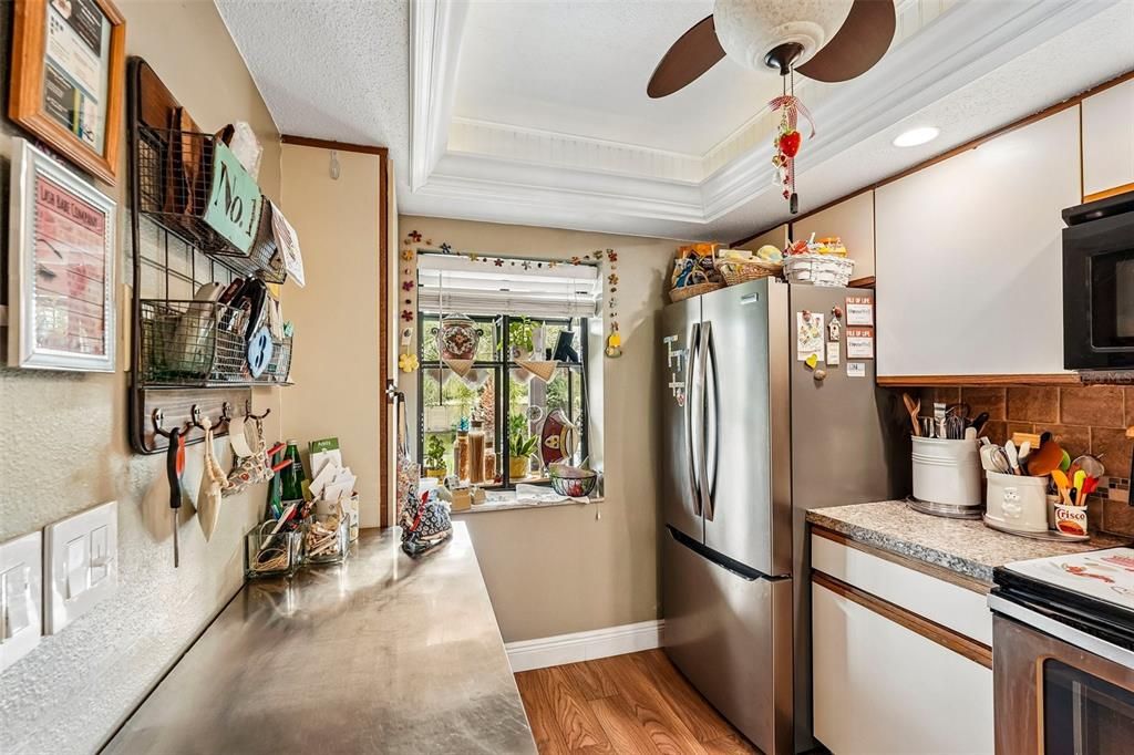 На продажу: $189,900 (2 спален, 2 ванн, 1064 Квадратных фут)