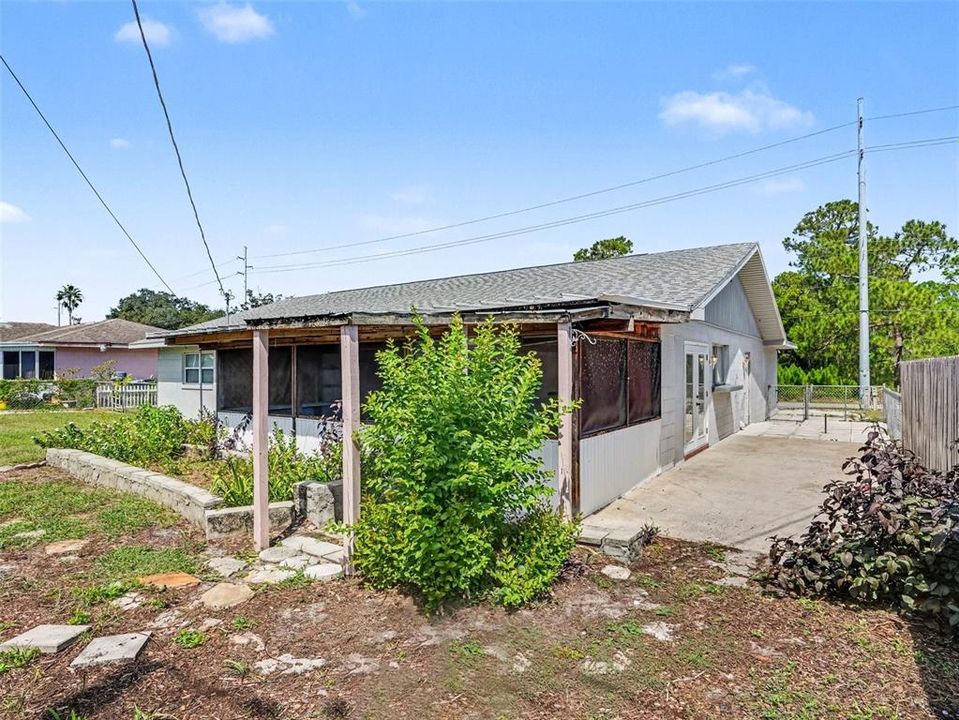 For Sale: $245,000 (4 beds, 2 baths, 1683 Square Feet)