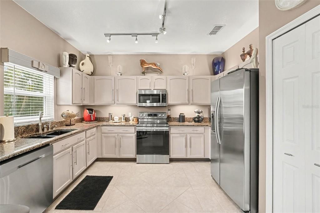 En Venta: $249,000 (2 camas, 2 baños, 1595 Pies cuadrados)