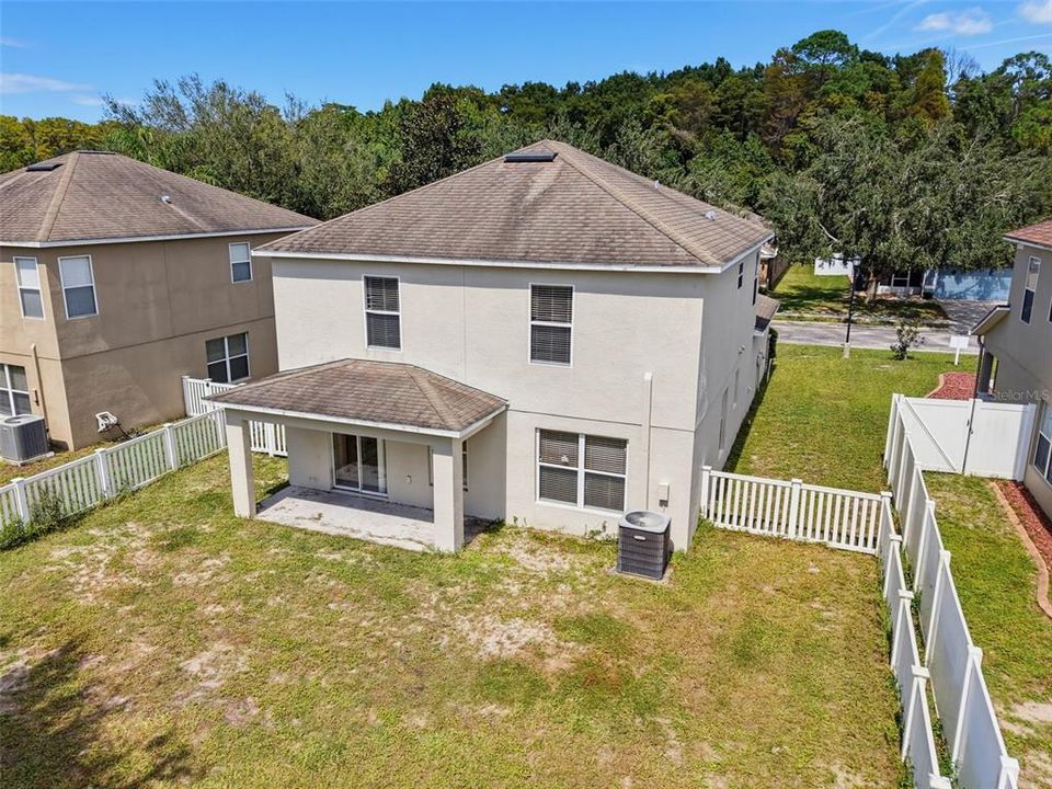 En Venta: $325,000 (5 camas, 2 baños, 2280 Pies cuadrados)