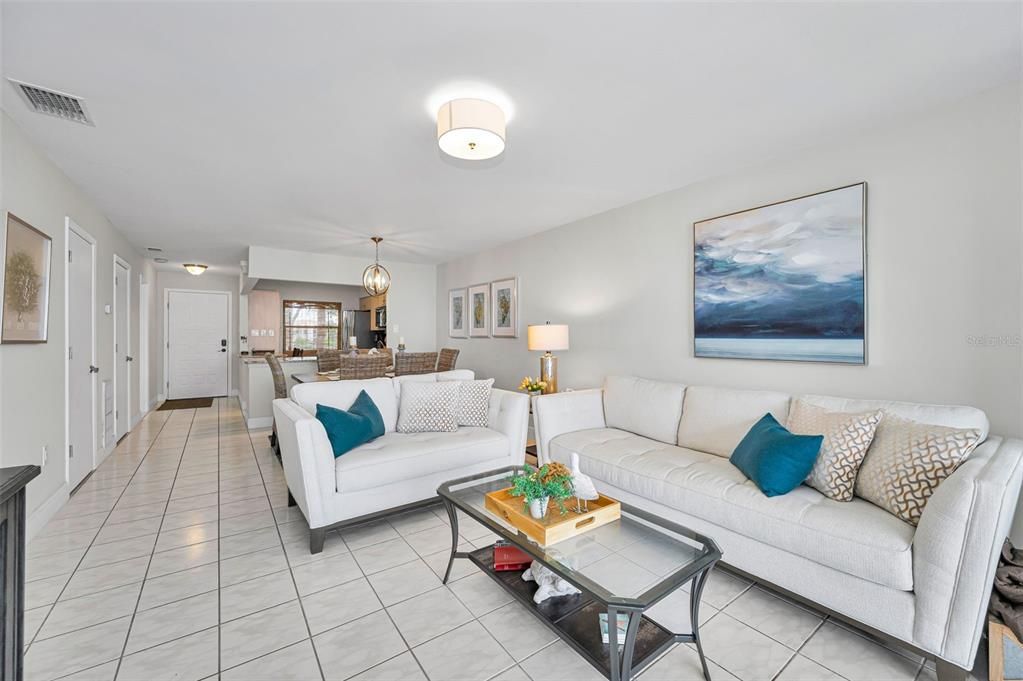 For Sale: $355,000 (2 beds, 2 baths, 1065 Square Feet)